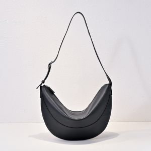 The Row Jouve Bag In Polished Saddle Leather Black